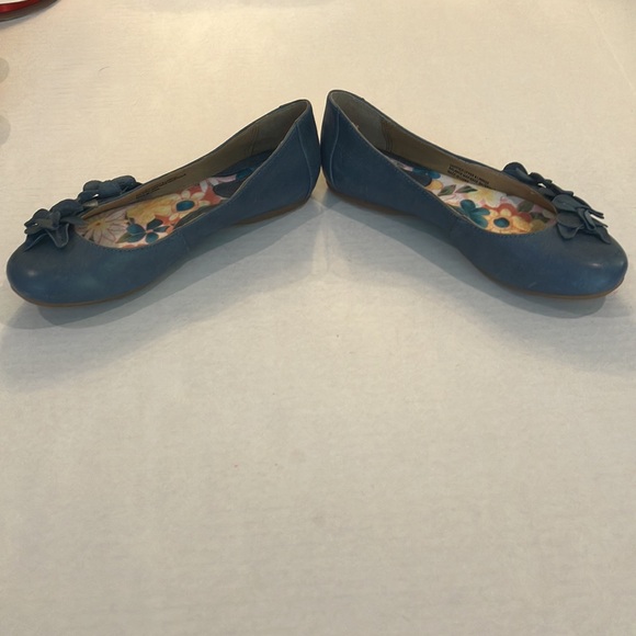 Women’s Born denim blue slip on shoes size 7 - Picture 2 of 6
